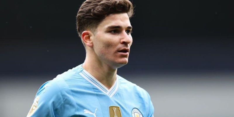 Julián Álvarez – Tiền Đạo Toàn Diện Tài Năng
