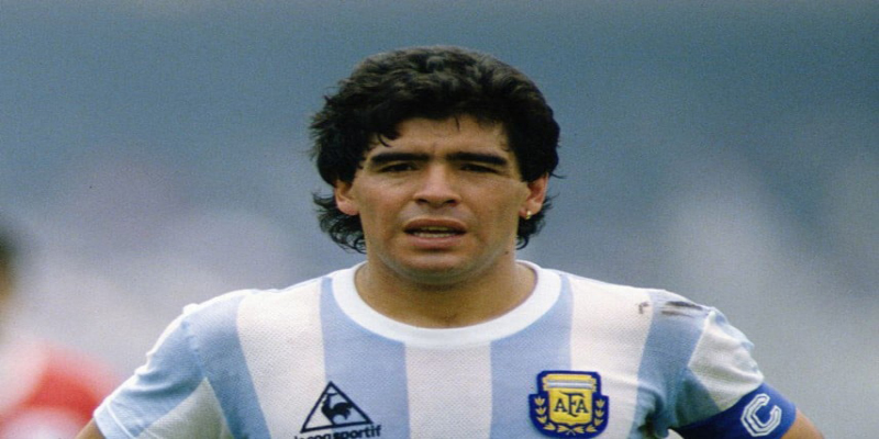 Diego Maradona - Cuộc đời và sự nghiệp của vua bóng đá Argentina