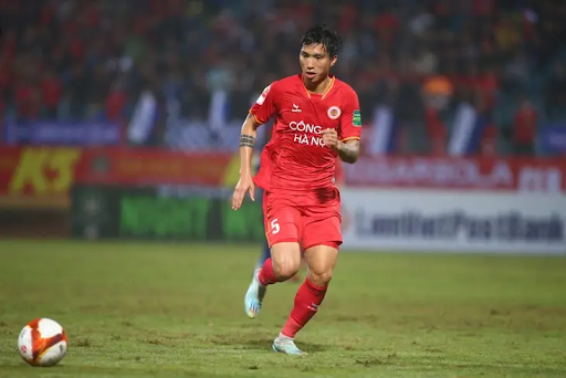 Đoàn Văn Hậu trở lại CLB Công An Hà Nội hòa Buriram United
