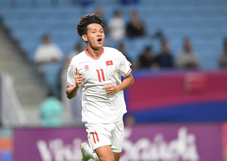 U23 Việt Nam khủng hoảng đội hình, chờ tài của ông Kim Sang Sik