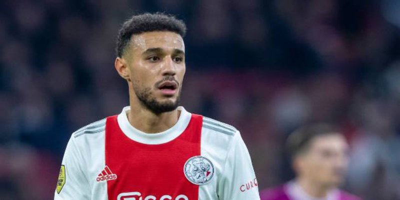 Noussair Mazraoui: 