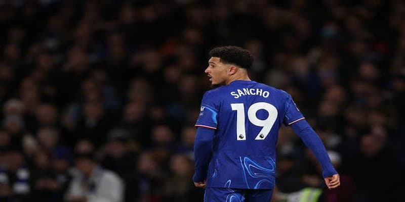 Tiểu sử cầu thủ Jadon Sancho – Hành trình từ trẻ đến ngôi sao