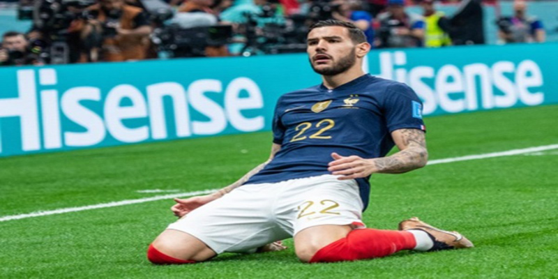 Théo Hernandez: Tên lửa Đỏ Đen tốc độ của AC Milan