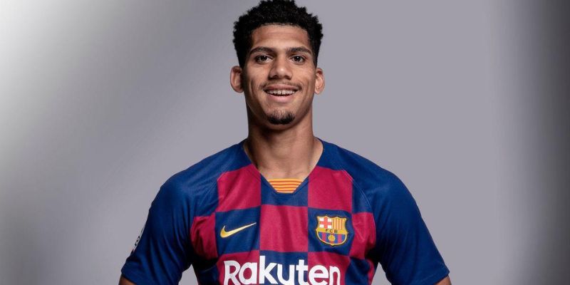 Ronald Araújo – Thủ Lĩnh Hàng Thủ Mới Của Barcelona