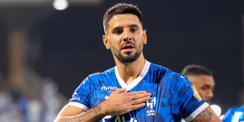 Aleksandar Mitrović – Trung Phong Mạnh Mẽ Của Bóng Đá Serbia