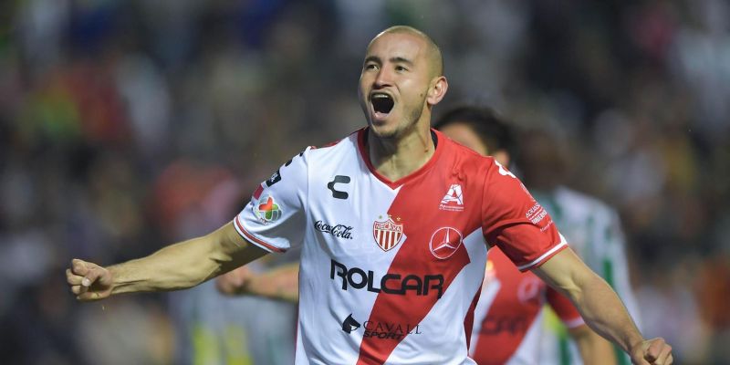 Carlos González – Trung Phong Mạnh Mẽ Của Paraguay
